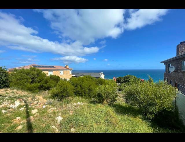 735M² VACANT LAND FOR SALE IN DANA BAY